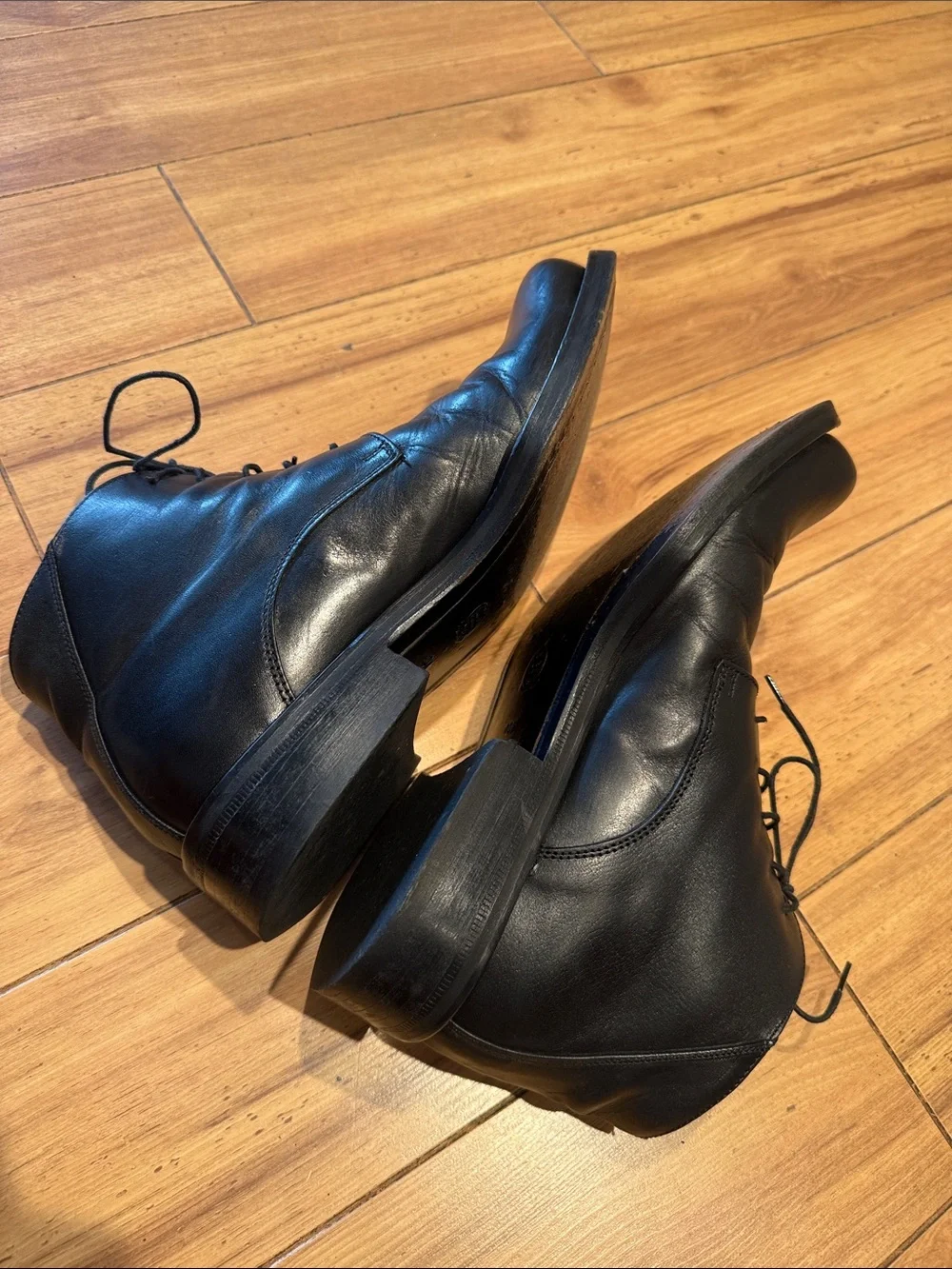 Kenneth Cole Collection Italian Leather Chukka Boots Black